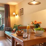 Mondesir Aparthotel