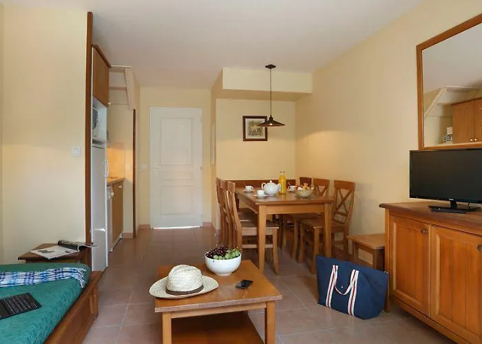 Mondesir Apartahotel